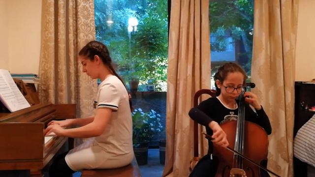 "Ноченька", русская народная песня, виолончель - Аревик, акомпонирует Маргарита. смотреть онлайн