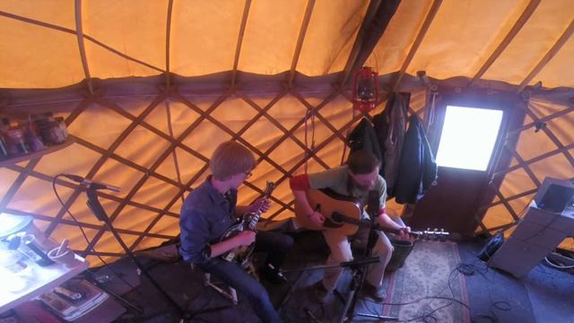 Tunes in a Yurt: MacGavin's Firewood смотреть онлайн