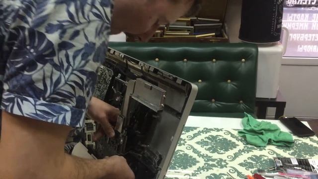 IMAC 2011 года 21,5 дюйма РАЗБОРКА/ ЧИСТКА/ ЗАМЕНА ТЕРМОПАСТЫ смотреть онлайн