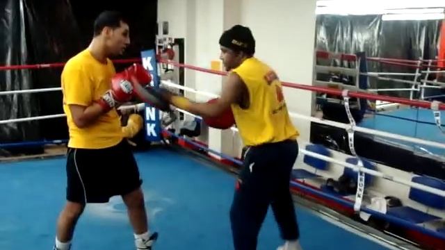 Training with Emanual Stewart 012.MPG смотреть онлайн