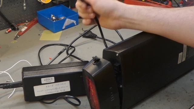 How to properly connect a charger to and ebike battery смотреть онлайн