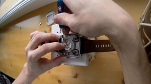 Замена батареек в часах Diesel DZ1243