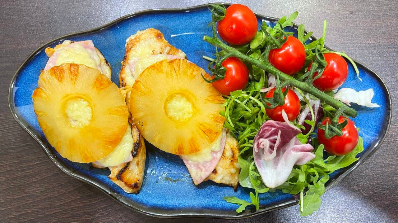 Куриное филе с ананасом на сковороде. Ospen4iki - готовим дома просто, быстро, вкусно смотреть онлайн