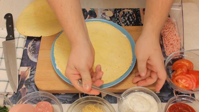 Пицца в микроволновке за 5 минут! Пицца без теста. Пицца без выпечки! Вкуснямба!!! смотреть онлайн