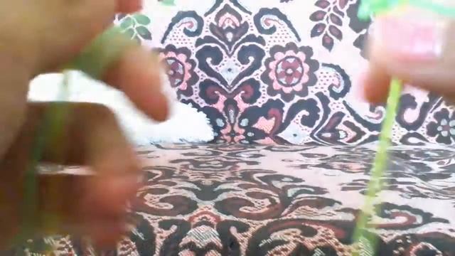 Делаем браслет из цветных трубочек/ПаРоДиЯ смотреть онлайн