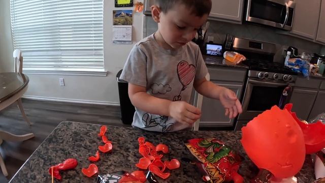 ZURU Smashers MEGA Light-up Dino Egg! Mason's EPIC Dinosaur Egg Surprise UNBOXING! смотреть онлайн