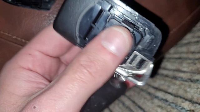 Замена батарейки в ключе Lexus LX570 2020г