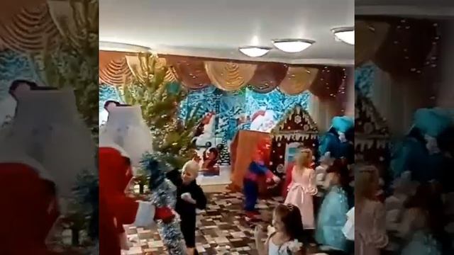 Игра в снежки Новогодний утренник в средней группе 2020г. смотреть онлайн