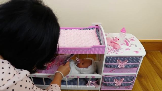 How to assemble flat Pack Dolls Furniture - Assembly Video of A wooden Bunk Bed & 4 Room Dollhouse смотреть онлайн