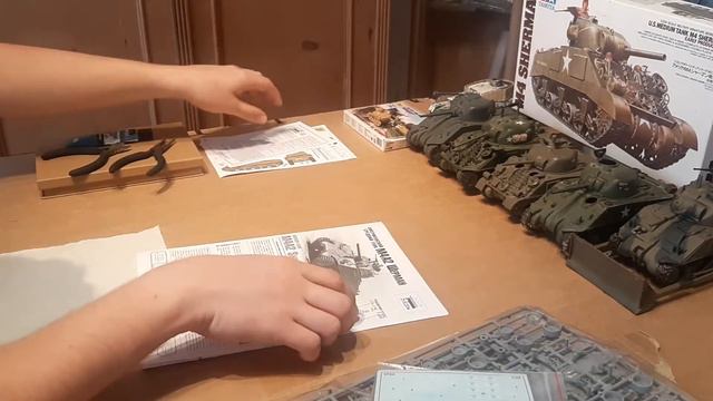 Zvezda late m4a2 75w sherman tank build part 2 смотреть онлайн