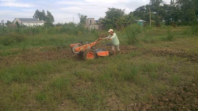 MÁY XỚI RẪY KUBOTA K6 смотреть онлайн