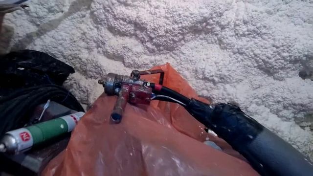 Знакомый утеплил гараж пеной ППУ