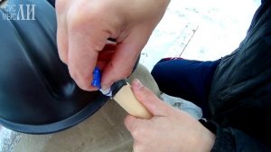 Как крепко склеить пластиковую лопату для уборки снега