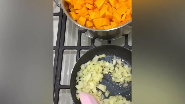 Нежный крем-суп из тыквы смотреть онлайн