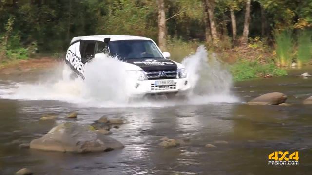 Mitsubishi Montero SW Di D by Snorkel 4x4 смотреть онлайн