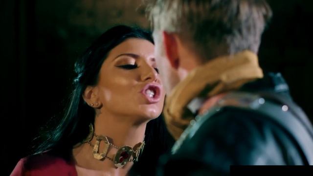 Queen of Throne Part 3 - A XXX Parody [BRAZZERS] смотреть онлайн