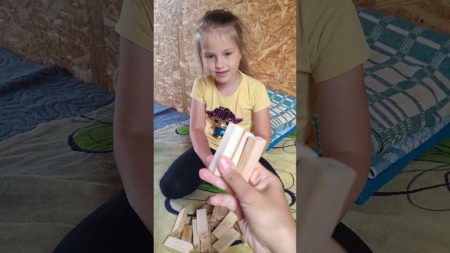 простая игра чтобы скоротать время, развивает логику и мышление