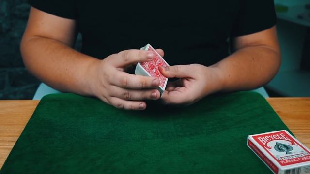 УГАДЫВАЕМ ЛЮБУЮ КАРТУ / ФОКУС С КАРТАМИ / ОБУЧЕНИЕ смотреть онлайн