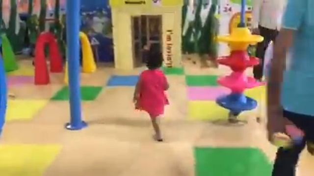 Ananya at o play смотреть онлайн