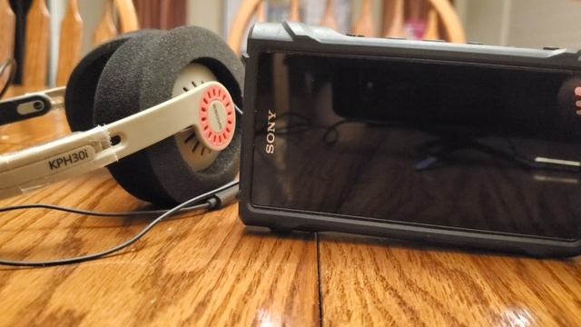 Sony WM1A Walkman Review - Excellent but Expensive смотреть онлайн