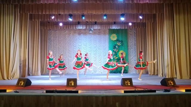 Ансамбль танца "Радуга" - Калинка смотреть онлайн