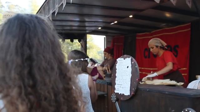 Блины на средневековом фестивале в Санта-Мария-да-Фейра смотреть онлайн