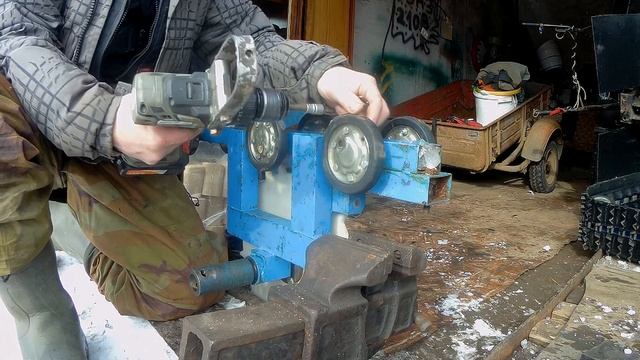 Ответы на вопросы. Ремонт катков снегохода. смотреть онлайн