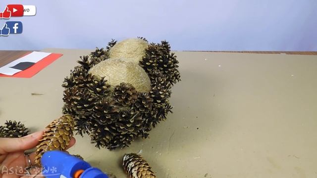 DIY How to make pine cone hedgehog, autumn decor (ENG Subtitles) - Speed up #521 смотреть онлайн