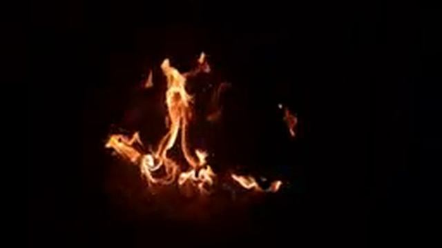 Ночной огонь Для медитации 8 часов. красивый огонь.Night fire Fireplace.The has a beautiful fire. смотреть онлайн