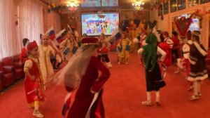 Танец "Россия, вперёд!" (Д. Майданов) Группа №7 "Светлячки"