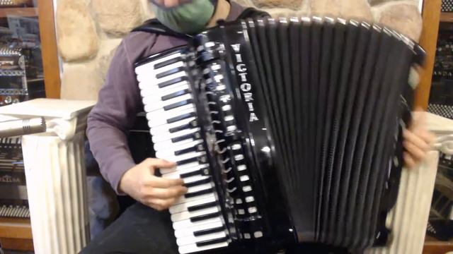 4614 - Black Victoria Orchestra Piano Accordion LMM 41 120 $2499 смотреть онлайн