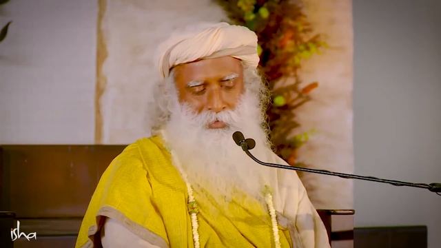 Садхгуру — упражнение на позвоночник для умственного, физического здоровья здоровья «СурьяНамаскар» смотреть онлайн