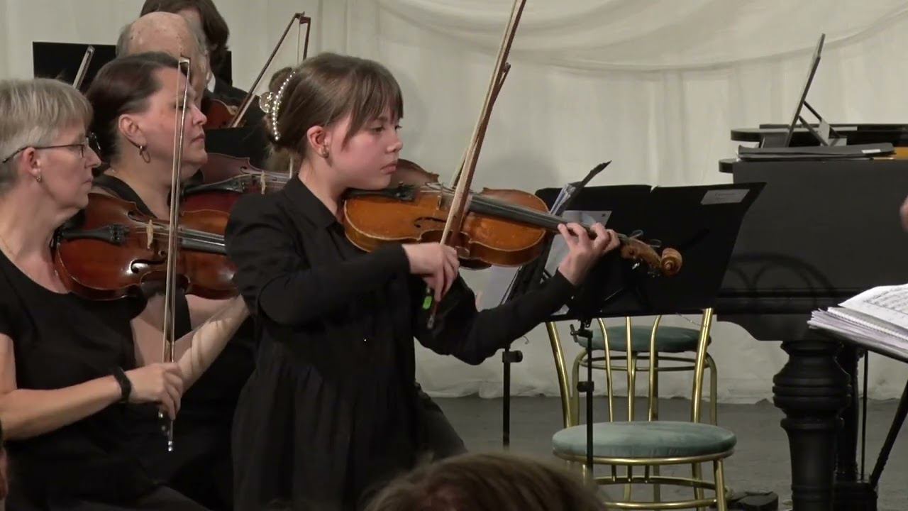 Ф. Куперен. Маленькие ветряные мельницы (переложение для скрипки с оркестром). Микаэла Гибадуллина смотреть онлайн