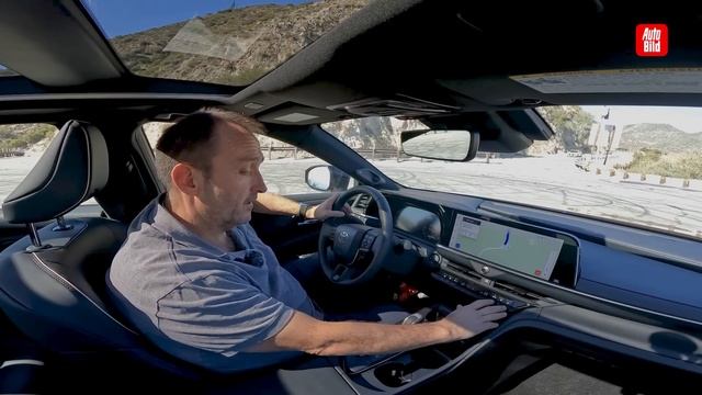 Toyota Crown (2023) | So fährt der neue Toyota Crown | Erste Fahrt mit Thomas Geiger смотреть онлайн