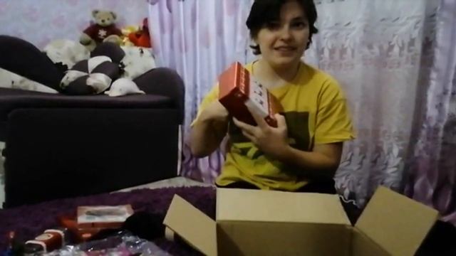 РАСПАКОВКА НОВОГОДНЕГО ПОДАРКА ОТ КАНАЛА "ПРИВЕТ ИЗ ГЕРМАНИИ" смотреть онлайн