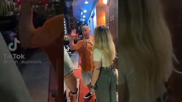 “ you look like the president of the USA” … hello America! смотреть онлайн