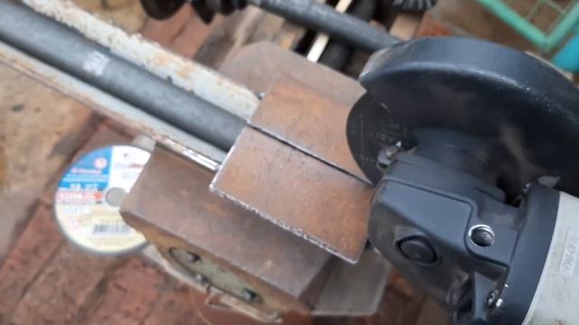 Мой способ нарезки шлицов на укороченную полуось минитрактора . смотреть онлайн