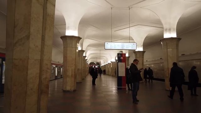Станция метро Кропоткинская Москва (Сокольническая линия) metro Kropotkinskaya Moscow смотреть онлайн
