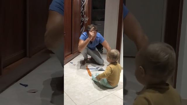 Папа с дочкой читают книги. А.Е. Курляндский «Прелестно» 3