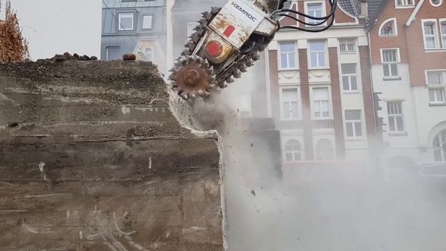 Kemroc EK140_800 on Hyundai 290 NLC-9 in Demolition смотреть онлайн