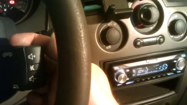 Джойстик Renault Megane 2 с магнитолой Pioneer DEH5800. смотреть онлайн