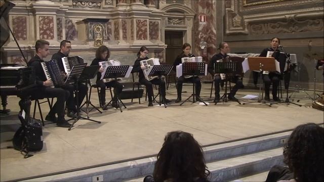 Helèna Orkestra - Milonga del Angel - Astor Piazzolla смотреть онлайн