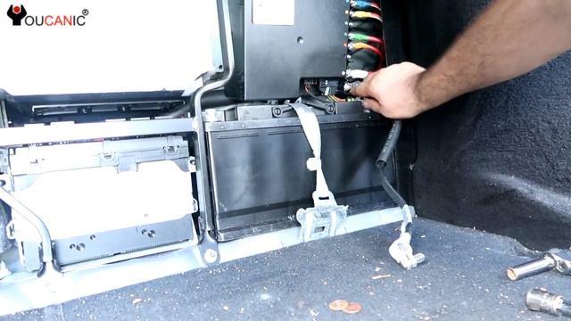 2006-2013 Mercedes-Benz S-Class W221 Main Starter Battery Replacement - Rear | Step-by-Step Guide смотреть онлайн