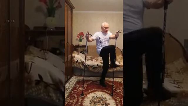 Домашняя тренировка! Скандинавская ходьба, заминка (17 июня) смотреть онлайн