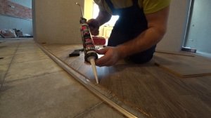 Установка порожка на клей! (Межкомнатный Т- образный порожек.)