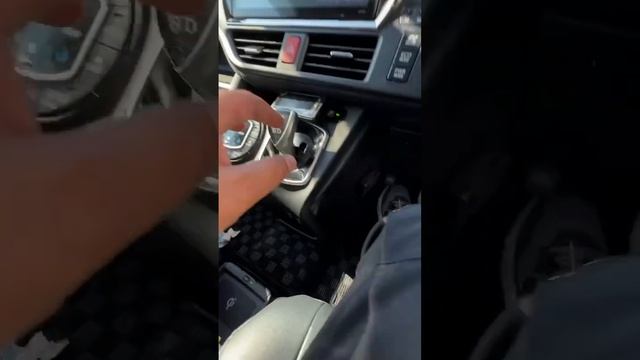 Toyota voxy 2015 гибрид смотреть онлайн