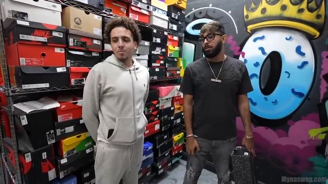 Ramitheicon goes Shopping for Sneakers with Coolkicks смотреть онлайн