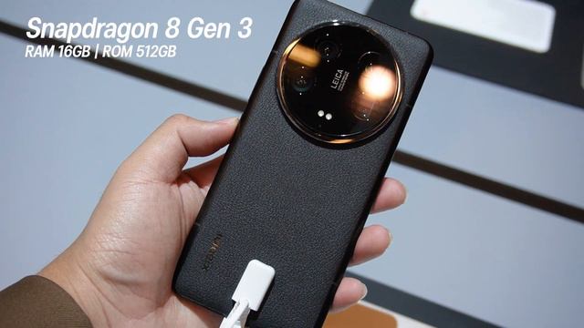 Hands-on ลองจับ Xiaomi 14 Ultra จัดเต็ม LEICA Summilux เซ็นเซอร์ 1 นิ้ว ดีไซน์แบบกล้องโปร смотреть онлайн