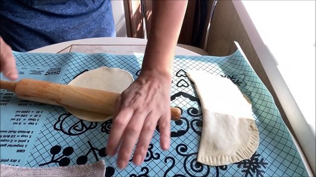 Изумительные, пузырчатые чебуреки с новым тестом. Очень вкусные чебуреки. смотреть онлайн