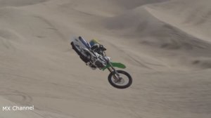 Красивое видео про мотокросс в пустыне!